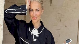 İsrailli oyuncunun paylaşımını beğenen Burcu Esmersoy'dan açıklama geldi