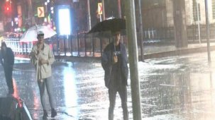 İstanbullular güne sağanak yağışla başladı