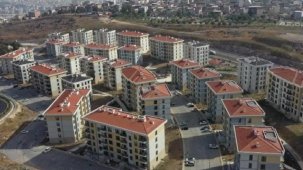 İzmirli depremzedelere 3 bin 887 konut daha teslim edildi