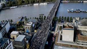 Londra'da on binlerce kişi Filistin'e destek için toplandı: İsrail'e tepki yağdı