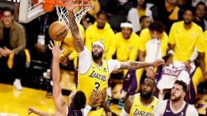 Los Angeles Lakers, Phoenix Suns’ı mağlup ederek ilk galibiyetini aldı