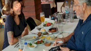 Metin Akpınar'ın kızları ikiz çıktı