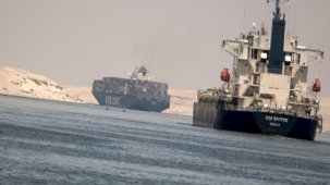 Mısır, Süveyş Kanalı'ndan geçiş ücretini artırıyor