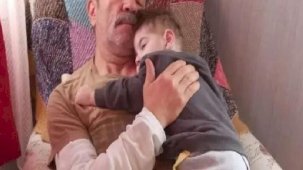 Oyuncu Engin Yüksel'in 28 aylık oğlu Çınar Aziz hayatını kaybetti