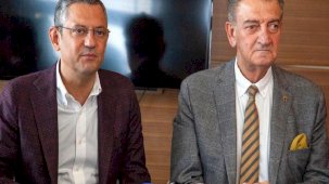 Özgür Özel, Atatürkçü Düşünce Derneği Başkanı Mustafa Hüsnü Bozkurt ile görüştü