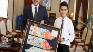 Rize Valisi İhsan Selim Baydaş'tan işitme engelli Samet'e 100. yıl sürprizi