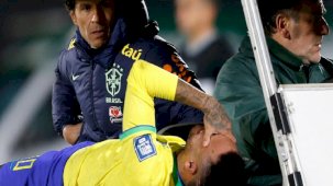 Sakatlık yaşayan Neymar sezonu kapattı