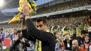 Volkan Demirel’e Fenerbahçe tribünlerinden sevgi gösterisi!