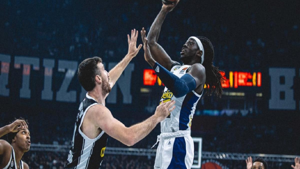 15 sayılık farkı koruyamayan Fenerbahçe, Partizan'a kaybetti