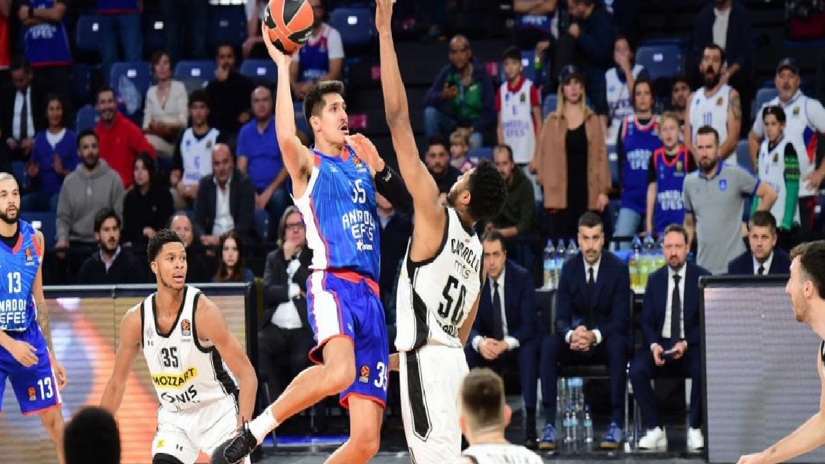 Anadolu Efes, Partizan'ı 100 sayıyla mağlup etti