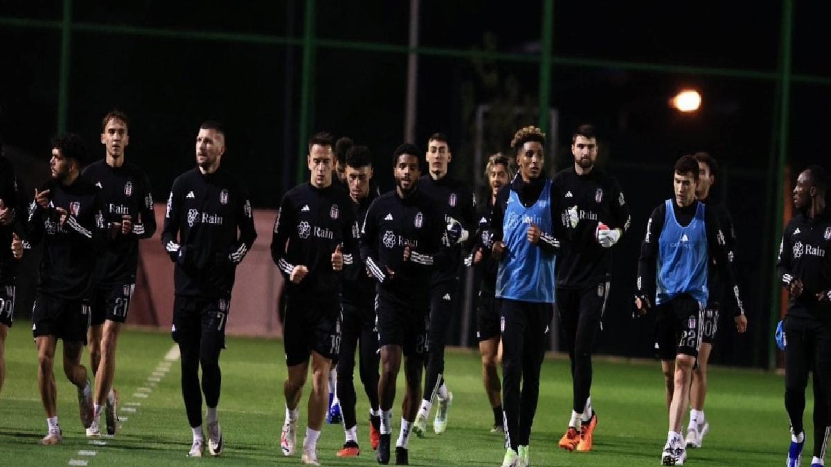 Beşiktaş, taktik ve kondisyon idmanı yaptı