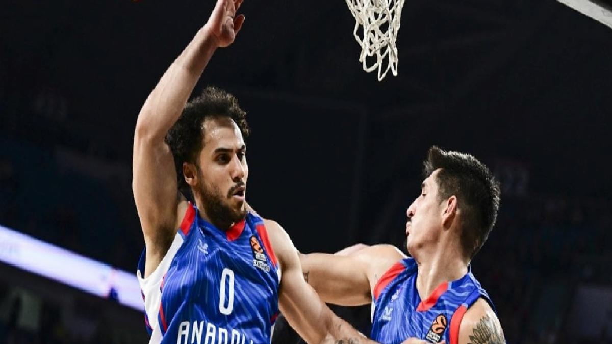 EuroLeague'de haftanın MVP'leri Larkin ve Lo seçildi