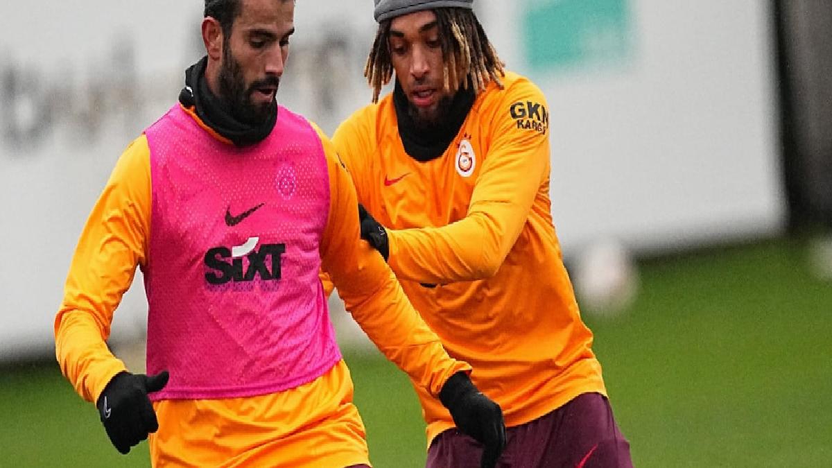 Galatasaray, Alanyaspor mesaisini sürdürdü