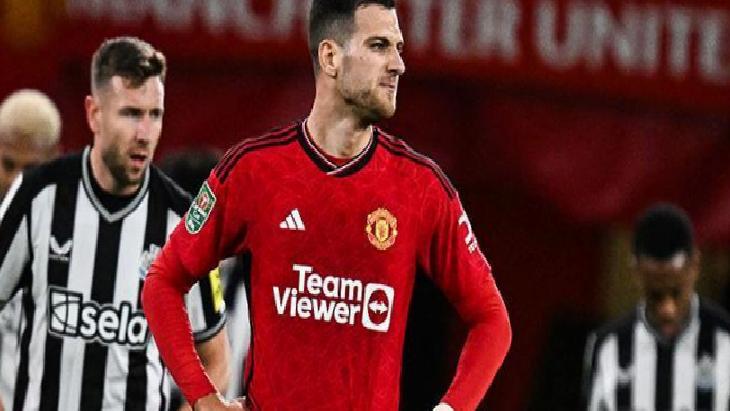 Galatasaray'ın rakibi Manchester United kupada darmadağın!
