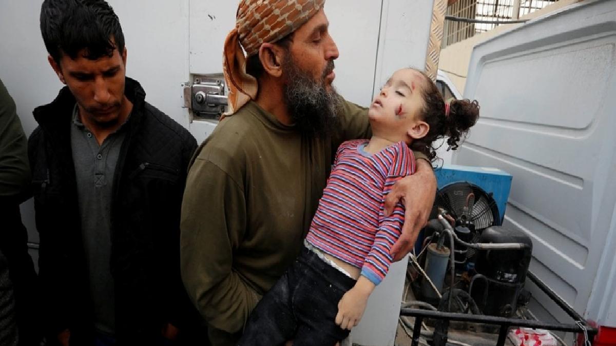 Gazzeli babanın acı anları: Şehit olan kızına son kez sarıldı