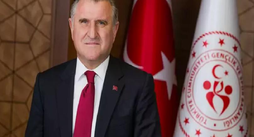 Gençlik ve Spor Bakanı Osman Aşkın Bak'tan vergisiz cep telefonu açıklaması