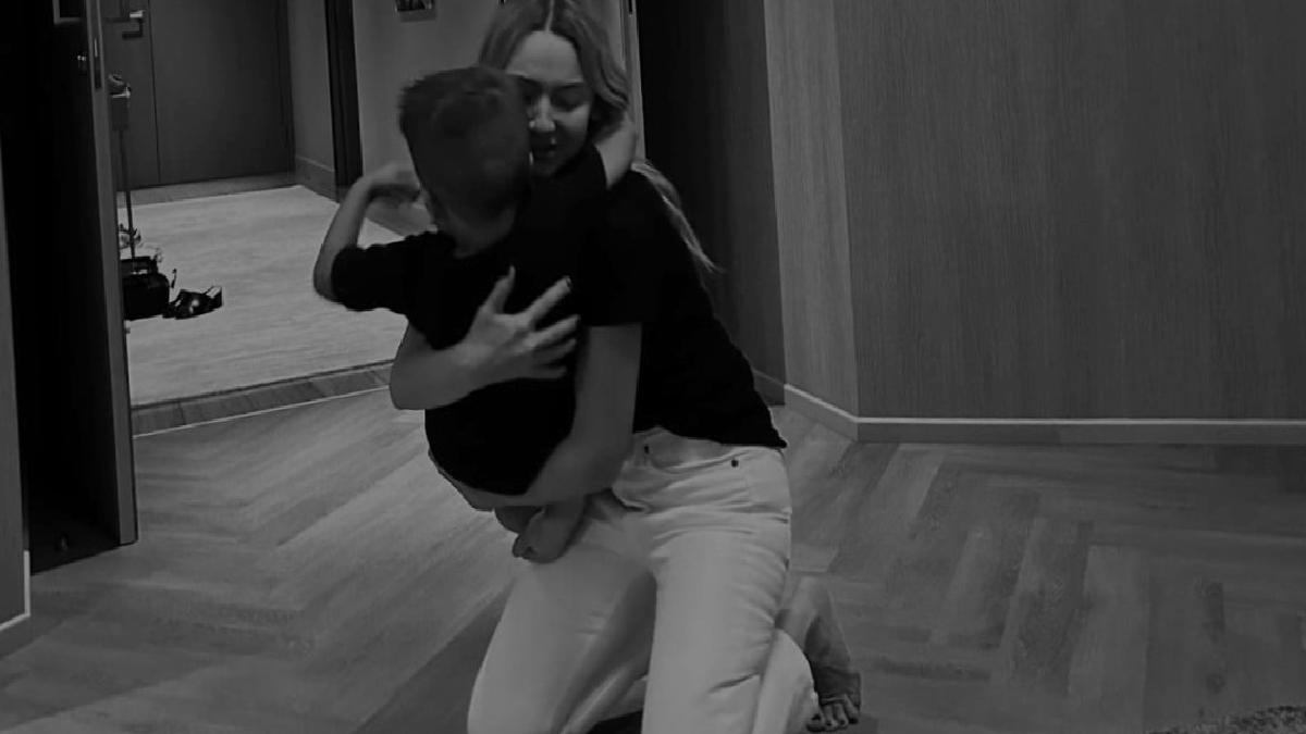 Hadise'nin yeğeni Melik Hamza ile verdiği pozlar sosyal medyayı salladı