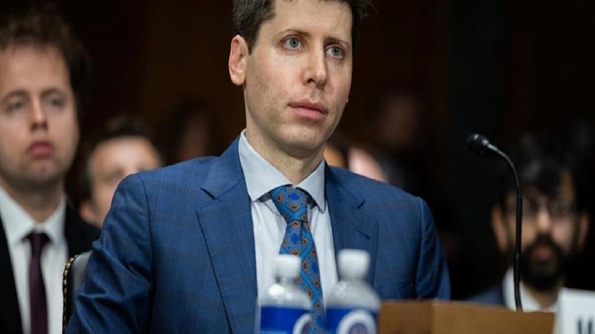 Microsoft'tan büyük hamle: ChatGPT geliştiricisi Sam Altman işe alındı