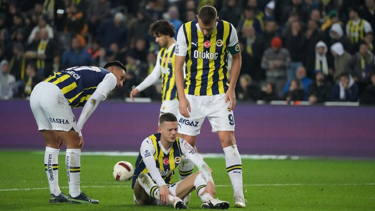 Sebastian Szymanski'nin pozisyonunda penaltı var mı? Hakem yorumcuları değerlendirdi
