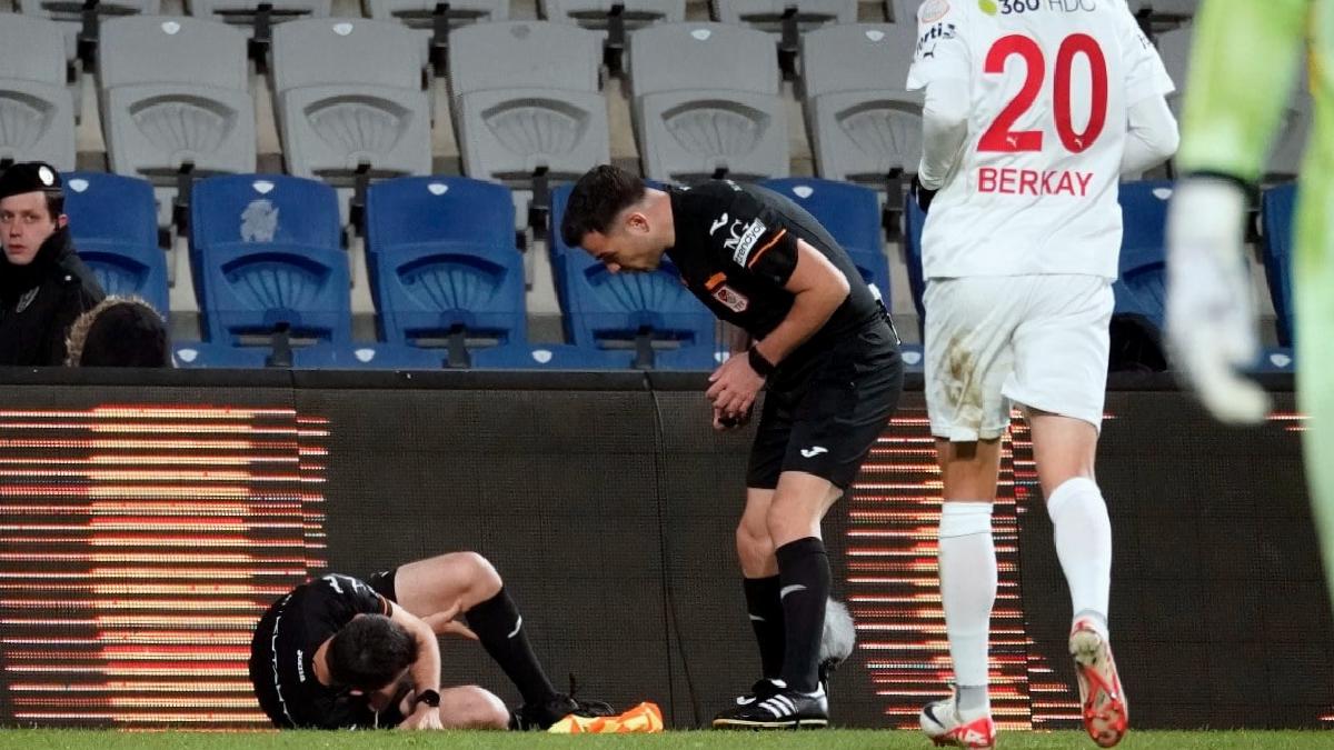 Süper Lig'de ikinci hakem sakatlığı! Yardımcı hakem maça devam edemedi