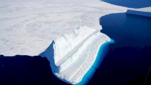 37 yıl sonra bir ilk: Dünyanın en büyük buz dağı hareket etti