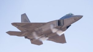 Akdeniz'de bir ABD askeri uçağı düştü