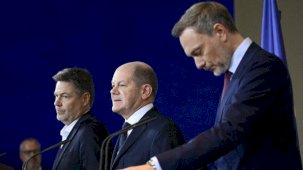 Almanya'da Başbakan Scholz liderliğindeki koalisyona destek azalıyor