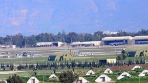 Amerikan bombardıman uçakları İncirlik Hava Üssü'nde