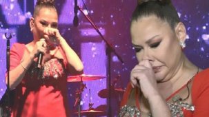 Annesini kaybettikten sonra ilk kez sahneye çıktı! 'Konuşurken güçlük çekiyorum'