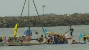 Avustralya'da kömür sevkiyatı kanolarla engellendi