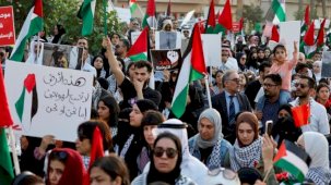 Bahreyn, İsrail'le anlaşmayı korurken, halkın öfkesini dindirmeye çalışıyor