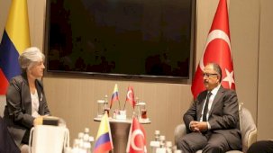 Bakan Özhaseki Kolombiyalı mevkidaşı ile görüştü