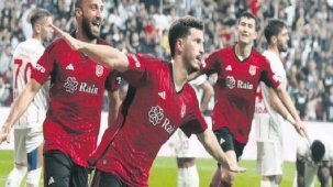 Beşiktaş'ta Cenk Tosun ve Salih Uçan tehlikesi!