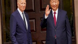 Biden ve Xi 1 yıl aradan sonra bir araya geldi: Yüz yüze görüştüler