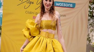 Bilge Öztürk, kendisinden 22 yaş küçük sevgilisiyle poz vererek gündemi salladı