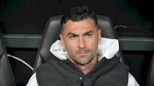 Burak Yılmaz yeni görevine hazırlanıyor! Montella'nın yardımcılığını yapacak