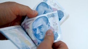 Çalışmayan emeklilere 5 bin liranın ödenmesi bugün başladı