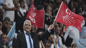 CHP Kurultayı'nda ikinci gün: Parti Meclisi ve Yüksek Disiplin Kurulu belirlenecek