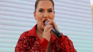 Demet Akalın'dan ilginç itiraf: İnsanlar hoşlanmadı, bana yakışmadı!