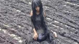 Dünyanın en uzun el yapımı peruğu: Nijeryalı Helen Williams rekor kırdı