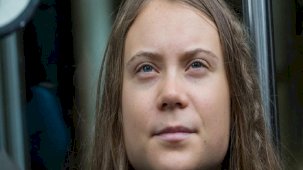 Filistin'e destek mesajı veren iklim aktivisti Greta Thunberg'e müdahale etmeye çalışıldı