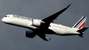 Fransa'da grev, uçak seferlerini aksattı