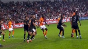 Galatasaray, Hatayspor maçının son anlarında 2 penaltı bekledi!