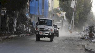 Gazze'de insani yardım konvoyuna ateş açıldı