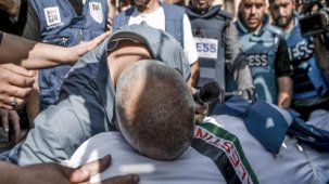 Gazze'de İsrail katliamı: Saldırılarda gazeteciler öldürüldü