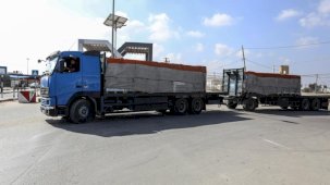 Gazze'ye insani yardım: 187 tır, İsrail'in saldırdığı bölgeye ulaştı