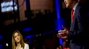 Hollanda'da genel seçimlerde aşırı sağcı Geert Wilders açık ara önde