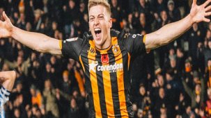 Hull City, Huddersfield önünde üç puanı son dakikada aldı