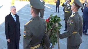 Irak Cumhurbaşkanı Reşid, Ermenistan'da sözde soykırım anıtını ziyaret etti