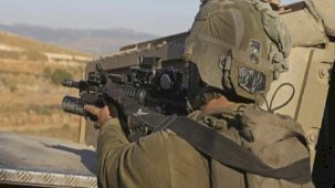 İsrail Savunma Bakanı: Tam askeri güçle devam edeceğiz